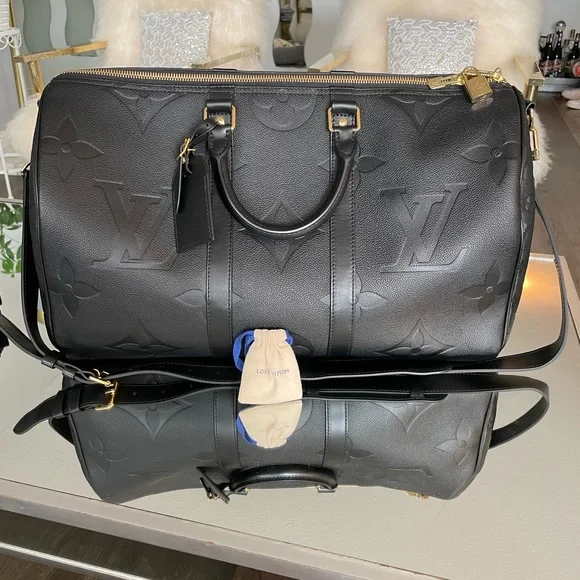 Louis Vuitton weekend bag. Out of stock online and in stores - Picture 9 of 10